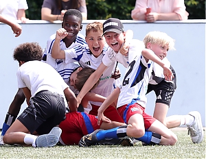 Dateiname=2024-2025_U11_HMhalbfinale_ETV-HSV_11.JPG
Dateigröße=1432KB
Abmessungen: 3543x2748
hinzugefügt am: 29. Juni 2025 2024-2025_U11_HMhalbfinale_ETV-HSV_11.JPG