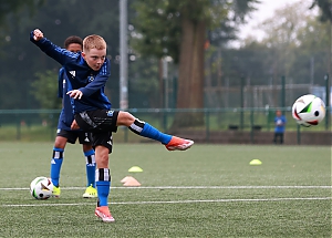 Dateiname=2024-2025_U11_Trainingsauftakt_003.JPG
Dateigröße=1526KB
Abmessungen: 3558x2556
hinzugefügt am: 15. August 2024 2024-2025_U11_Trainingsauftakt_003.JPG